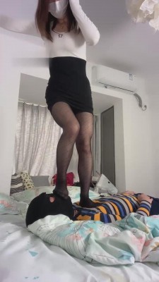 图片[6]_【巴莉绳艺导师】女技师黑丝裸足全体重踩狗 bf11008_HD绳艺资源