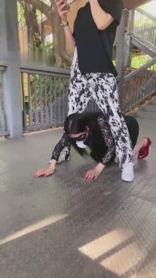 【丹祖宗】户外公园溜母狗被大叔发现 bf11007_HD绳艺资源