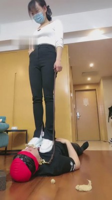 【Q月】带素人闺蜜进圈首调狗 bf11020_HD绳艺资源