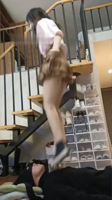 图片[2]_【丫丫啊】全体重踩踏/脚深喉 bf11003_HD绳艺资源