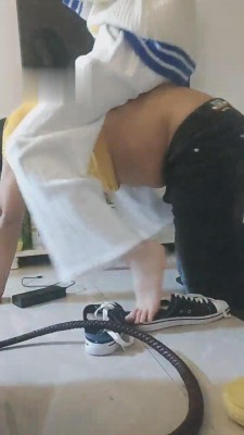 【开发素人】开发舔素人脏鞋臭脚【完整版】 bf11088_HD绳艺资源