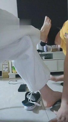 图片[3]_【开发素人】开发舔素人脏鞋臭脚【完整版】 bf11088_HD绳艺资源