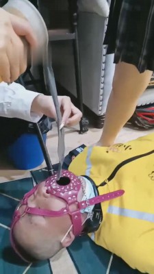 图片[2]_【红杉】双姐妹花虐待外卖小哥【双视角版】 bf11079_HD绳艺资源