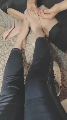 【乐爷】小白鞋踩踏碾压脚下奴 bf11127_HD绳艺资源