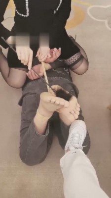 图片[6]_【夏夏绳缚】姐妹花把继父捆起来虐待【双视角版】 bf11126_HD绳艺资源