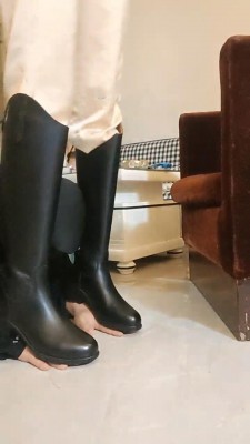 图片[5]_【马靴大大】长鞭训奴-全体重踩踏/钻垮/舔脚 bf11181_HD绳艺资源