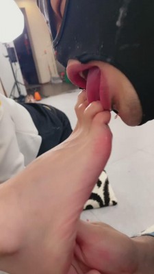 图片[18]_【二宝】教素人学生S踩食物喂食/强迫吃袜子 bf11222_HD绳艺资源