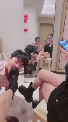 图片[2]_【希希子】情侣奴来姐姐脚下舔鞋 bf11315_HD绳艺资源