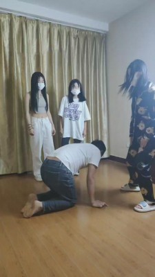 图片[2]_【最抗揍M】被精神小妹群殴 bf11299_HD绳艺资源