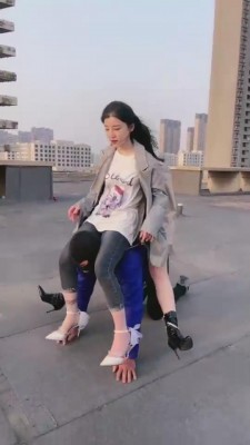 图片[10]_【二宝】精彩!三网红户外重度踢踹虐废狗【双视角版】 bf11289_HD绳艺资源