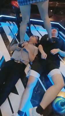 图片[11]_【莫妮卡】陪酒小妹KTV暴揍双M【双视角版】 bf11360_HD绳艺资源