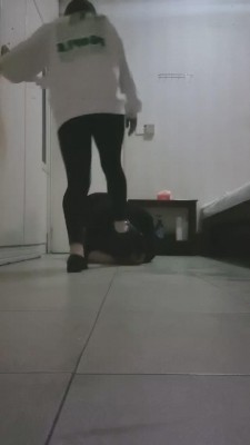 图片[5]_【德意男神】洗脚小妹做S艺术训练 bf11357_HD绳艺资源