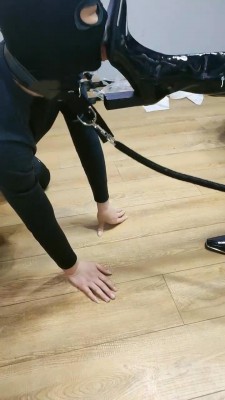 图片[2]_【青岛00后大学生】学生情侣主第一次调乖狗狗 bf11348_HD绳艺资源