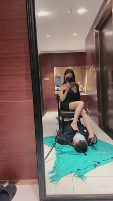 【美美子】车模的脚下犯贱狗 bf11410_HD绳艺资源