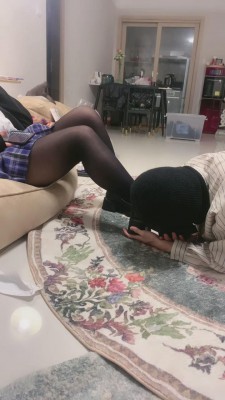 图片[2]_【颜颜艾斯s】JK小皮鞋踩下贱狗 bf11400_HD绳艺资源