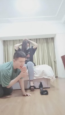 图片[3]_【重庆男神】素人美甲小姐姐开发舔脚 bf11494_HD绳艺资源