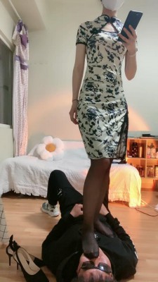 图片[8]_【罗宾】旗袍装臭袜叫小狗起床日常伺候/骑马/踩踏/提档 bf11548_HD绳艺资源