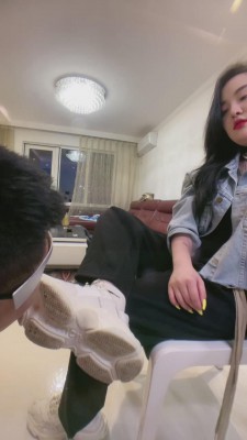 图片[5]_【安晴】精神小妹脏鞋高难度挑战虐狗奴 bf11536_HD绳艺资源