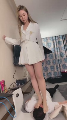 【二宝】御姐高跟鞋全体重狠踩 bf11470_HD绳艺资源