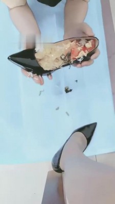 图片[4]_【执念】高跟鞋脚底碾压喂食 bf11577_HD绳艺资源