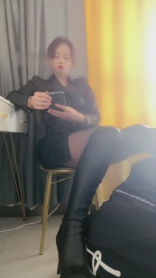 【冷颜】长靴黑丝把狗当脚垫 bf11574_HD绳艺资源