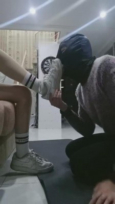 图片[3]_【傲柔】飞镖逗狗/踢踹扇打到狗跪地求饶 bf9715_HD绳艺资源