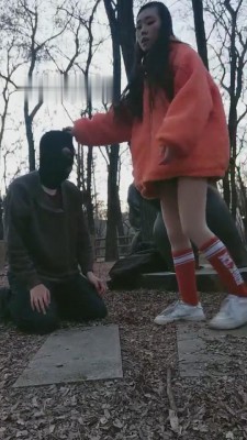 图片[2]_【傲柔】公园脏小白鞋棉袜公开羞辱-路人围观 bf9742_HD绳艺资源