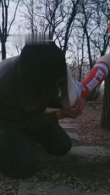 图片[5]_【傲柔】公园脏小白鞋棉袜公开羞辱-路人围观 bf9742_HD绳艺资源