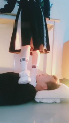 图片[3]_【九九绳艺导师】白袜白鞋全体重踩踏/碾压/深喉 bf9754_HD绳艺资源