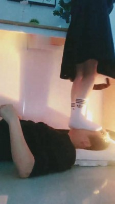 图片[5]_【九九绳艺导师】白袜白鞋全体重踩踏/碾压/深喉 bf9754_HD绳艺资源