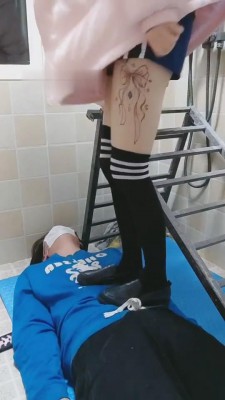 【小森大人】学生主首播tj高难度挑战踩踏耳光 bf9755_HD绳艺资源