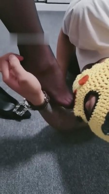 【清见】跪下对着老婆的黑丝脚犯贱 bf9780_HD绳艺资源