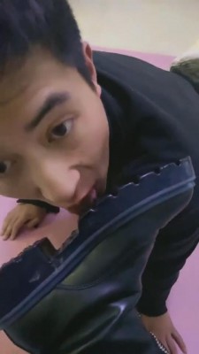 图片[8]_【悦女皇】三主虐狗-耳光/辱骂/踢踹/舔鞋 bf9838_HD绳艺资源