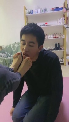 图片[11]_【悦女皇】三主虐狗-耳光/辱骂/踢踹/舔鞋 bf9838_HD绳艺资源