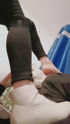 图片[4]_【bibi团】酸臭丝袜脚是狗狗的最爱 bf9891_HD绳艺资源