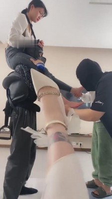 图片[8]_【领主老大】女奴骑马中全体重深喉双狗/直接圣水不许咽 bf8039_HD绳艺资源