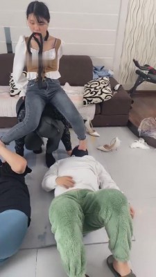 图片[10]_【领主老大】女奴骑马中全体重深喉双狗/直接圣水不许咽 bf8039_HD绳艺资源