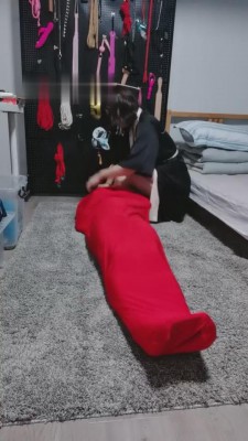 【乐爷】窒息到不能呼吸喝主人晨尿 bf8015_HD绳艺资源