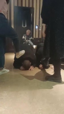 【平凡S】精彩-KTV群调多奴 bf8047_HD绳艺资源