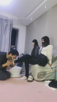 图片[2]_【雪儿】逛街累了让狗伺候原味鞋袜脚 bf8094_HD绳艺资源