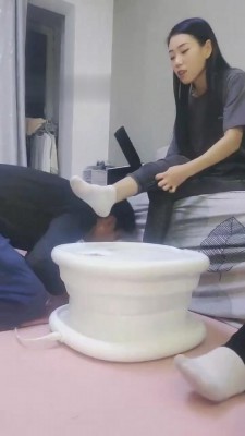 图片[3]_【雪儿】逛街累了让狗伺候原味鞋袜脚 bf8094_HD绳艺资源