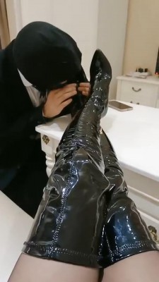 【三三】趁闺蜜睡着玩奴 bf8106_HD绳艺资源