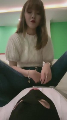 图片[3]_【路子】小白鞋踩踏丝袜喂食/牛仔裤坐脸【完整版】 bf8148_HD绳艺资源