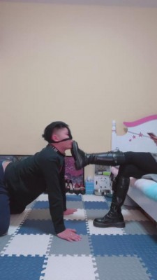 【艾琳】长靴高跟羞辱学弟/踩踏 bf8235_HD绳艺资源