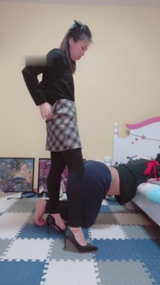 图片[4]_【艾琳】长靴高跟羞辱学弟/踩踏 bf8235_HD绳艺资源