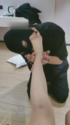 图片[3]_【苏苏】逛街后原味脚给狗品尝 bf8284_HD绳艺资源