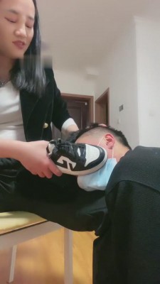 图片[3]_【白鲨】强迫舔AJ鞋/全体重踩踏 bf8241_HD绳艺资源