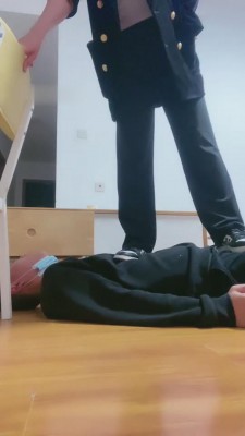 图片[5]_【白鲨】强迫舔AJ鞋/全体重踩踏 bf8241_HD绳艺资源