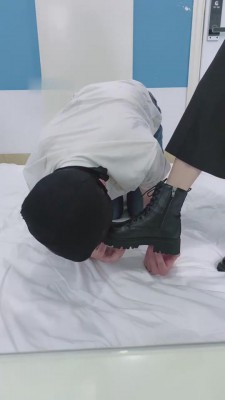 【玖玖呀】短靴原味脚丫羞辱奶狗 bf8337_HD绳艺资源