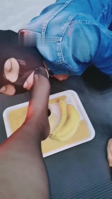 图片[2]_【紫荆绳艺导师】喝可乐洗脚水/吃香蕉（脚踩） bf8298_HD绳艺资源